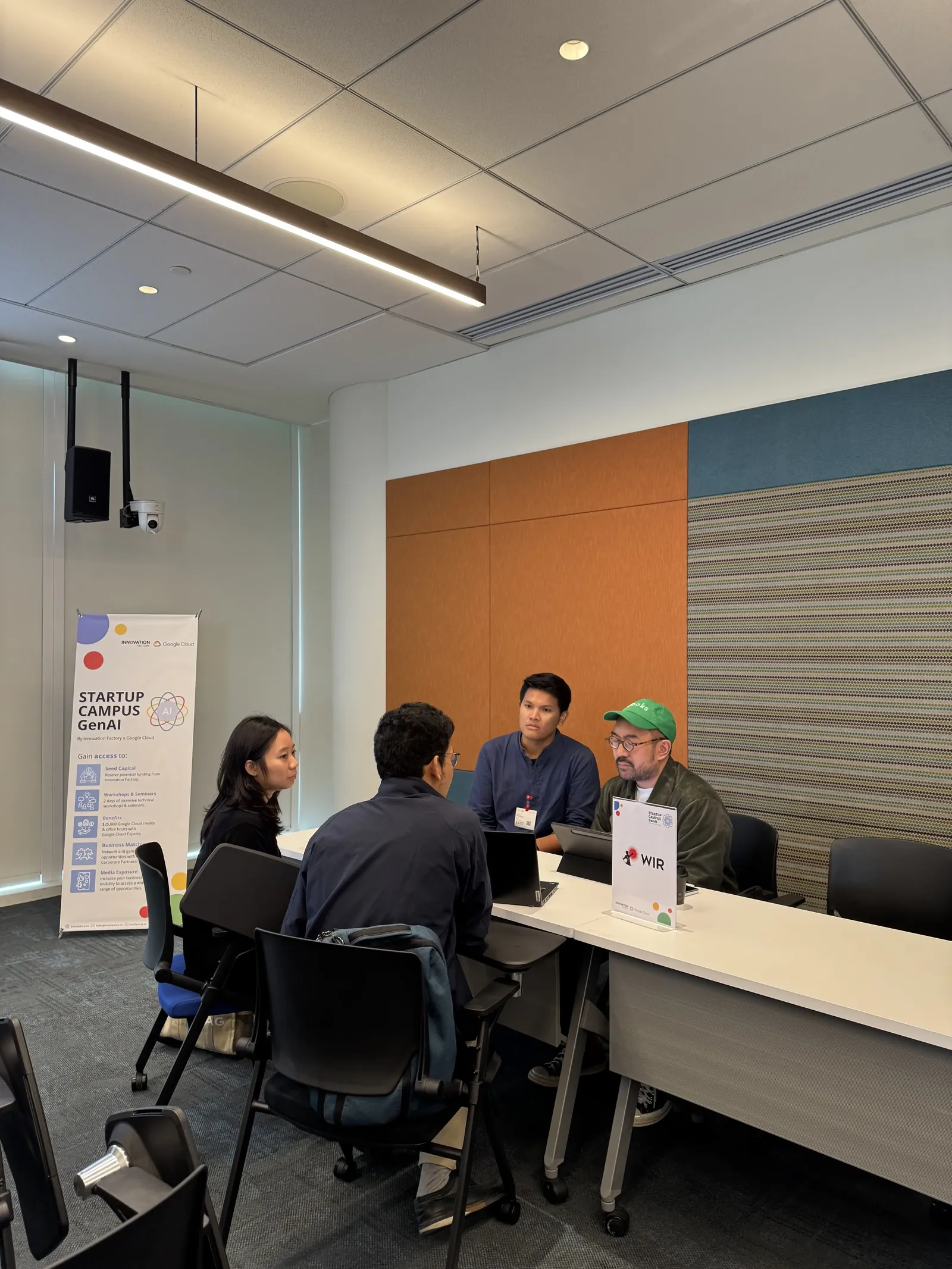 Peserta Startup Campus: GenAI di kantor Google Indonesia, workshop Hari 2